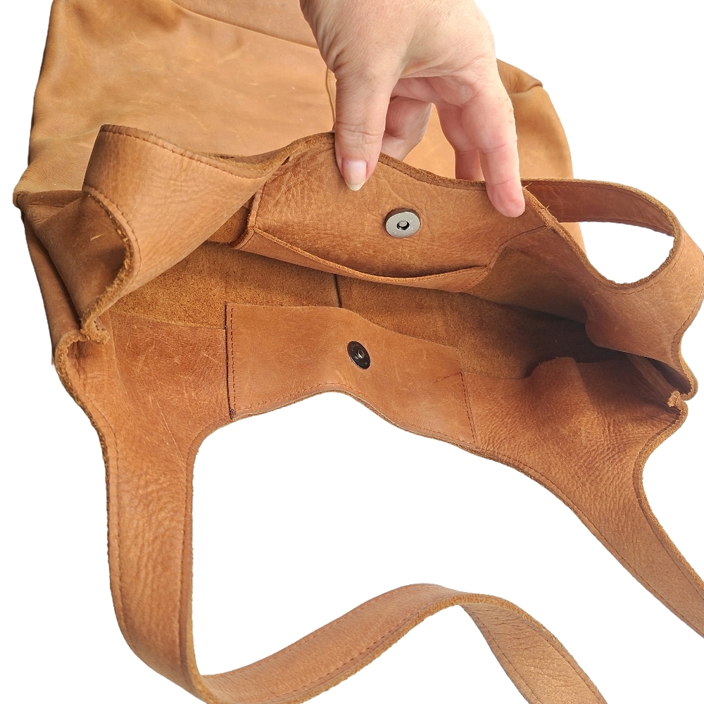 Raven + Lili Leather Magnolia Shoulder Bag - Picture 9 of 13